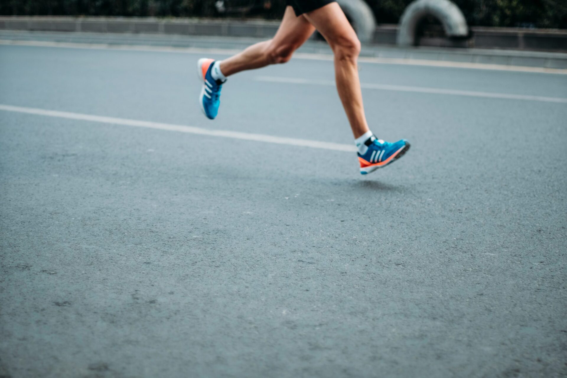 有酸素運動VS筋トレ 体脂肪を落とす効果が高いのは？ アイキャッチ画像